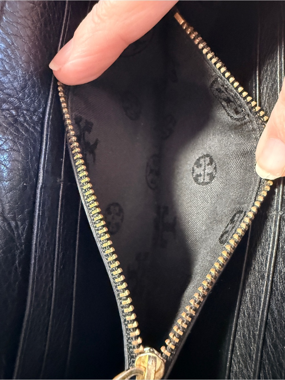 Tory Burch Black Leather Zip-Around Wallet with Gold Logo - Picture 9 of 11